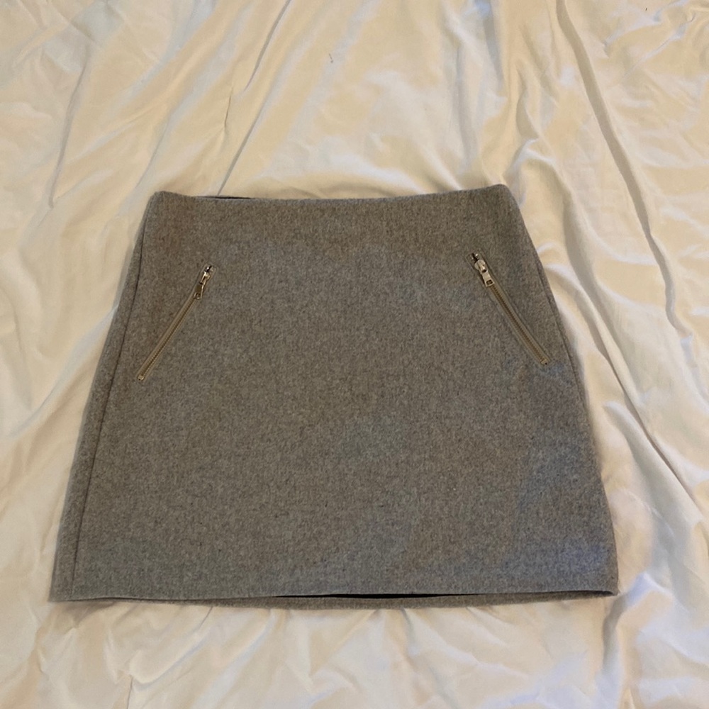 Gap skirt